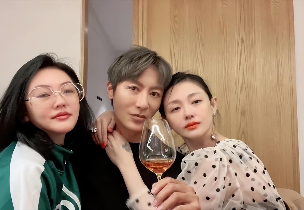 S妈晒合照 具俊晔身形暴瘦引热议：背后原因令人心疼！