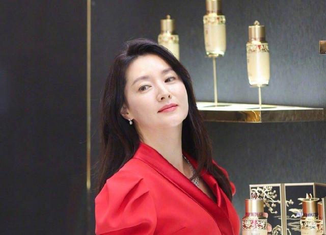 韩国93岁女校长因“冻龄”走红，她的青春秘诀究竟是什么？