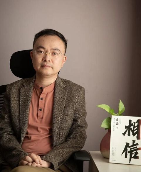 蔡磊用眼控仪和儿子交流围棋水平