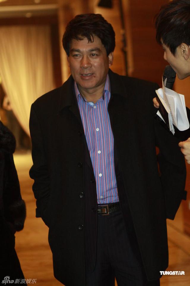 朱时茂现身汪小菲婚礼 遇记者速逃离