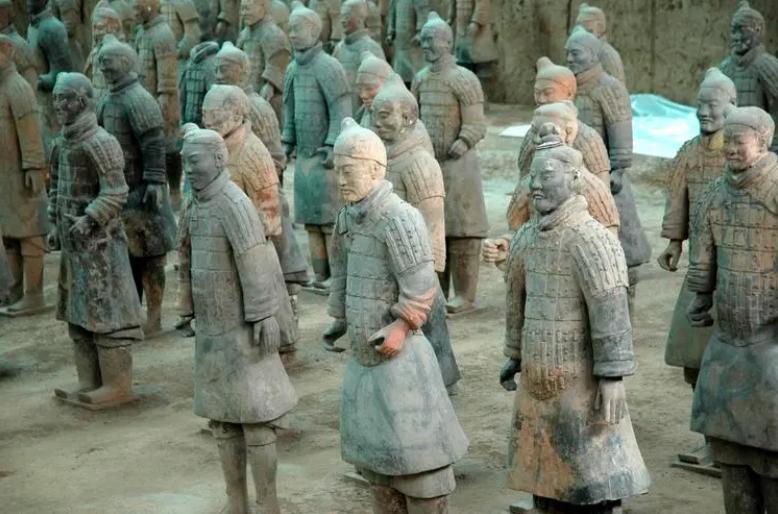 摄影师谈在兵马俑嘴唇边发现指纹