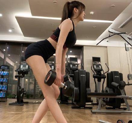95后开全女健身房