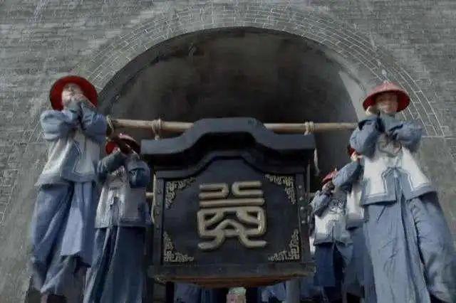 新疆出现不明飞行物