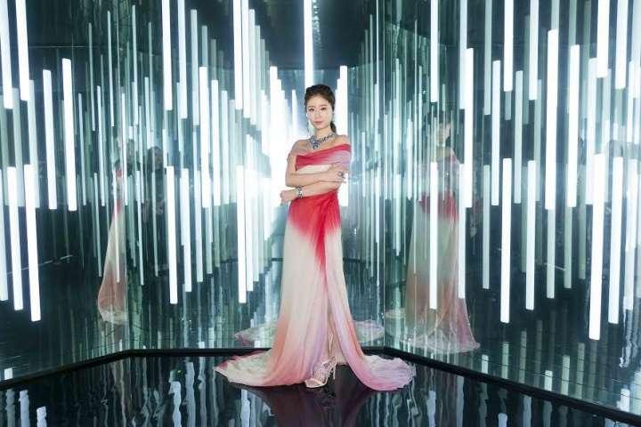 戴230万耳环女星被曝曾晒亿元豪宅