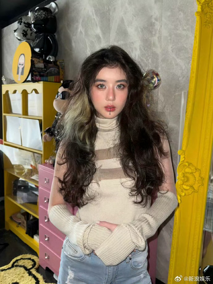 李凯馨工作室回应引发热议：真相究竟如何？