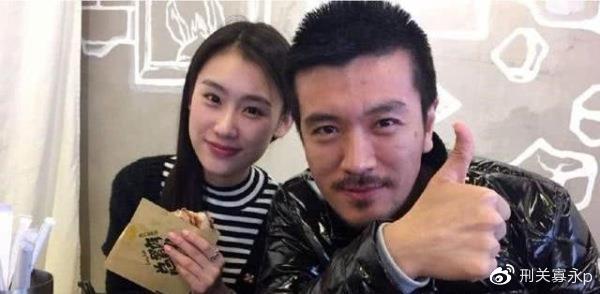 杨子晒22岁大女儿毕业照，父爱满满引热议！背后故事令人动容