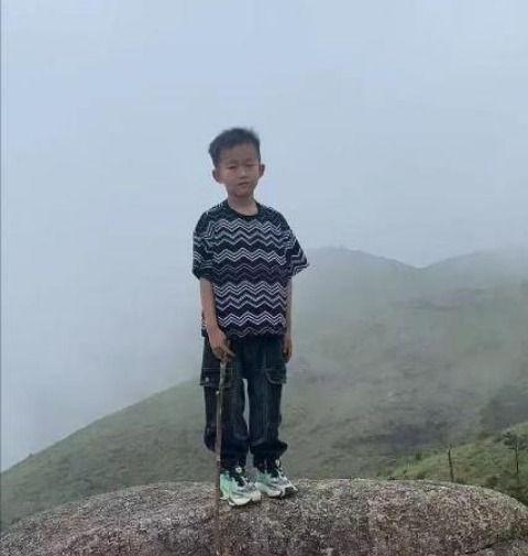 福建8岁男童爬山失踪近7天