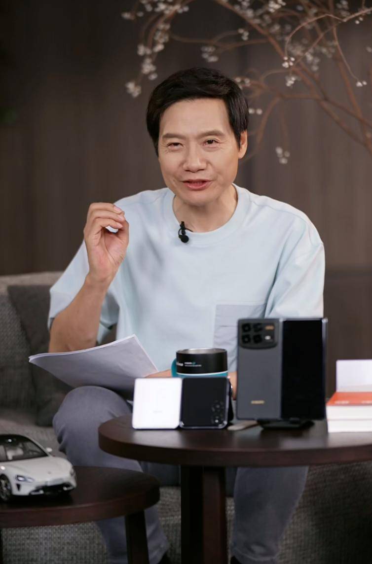 雷军称状态逐步恢复：科技巨头的逆袭之路，未来将如何布局？
