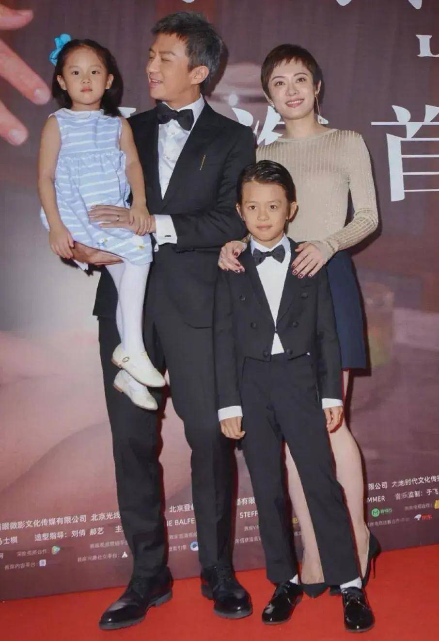 孙俪女儿拉丁舞夺冠后被男老师亲脸