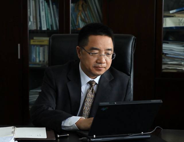 副校长成陕西首富 财富哪来的？揭秘背后的惊人真相！