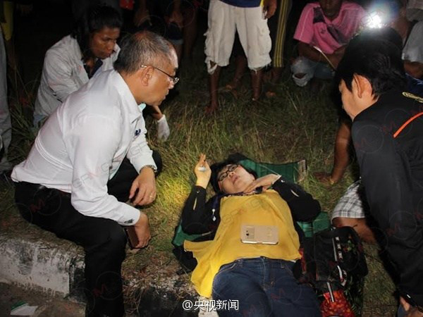 中国游客在印尼2分钟救回中暑老外：一场惊心动魄的跨国救援