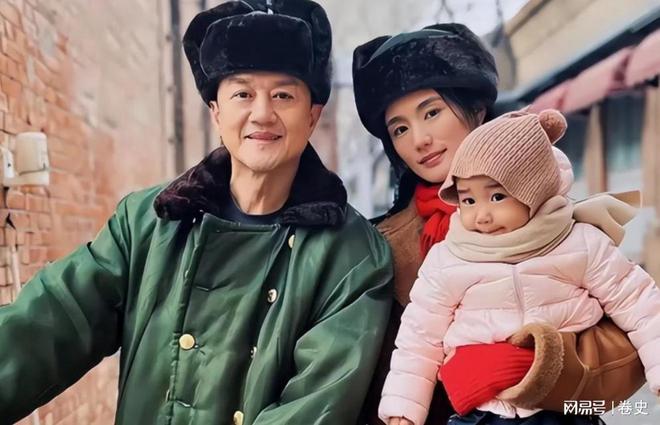 李亚鹏妻子自曝没钱 从大平层换小房