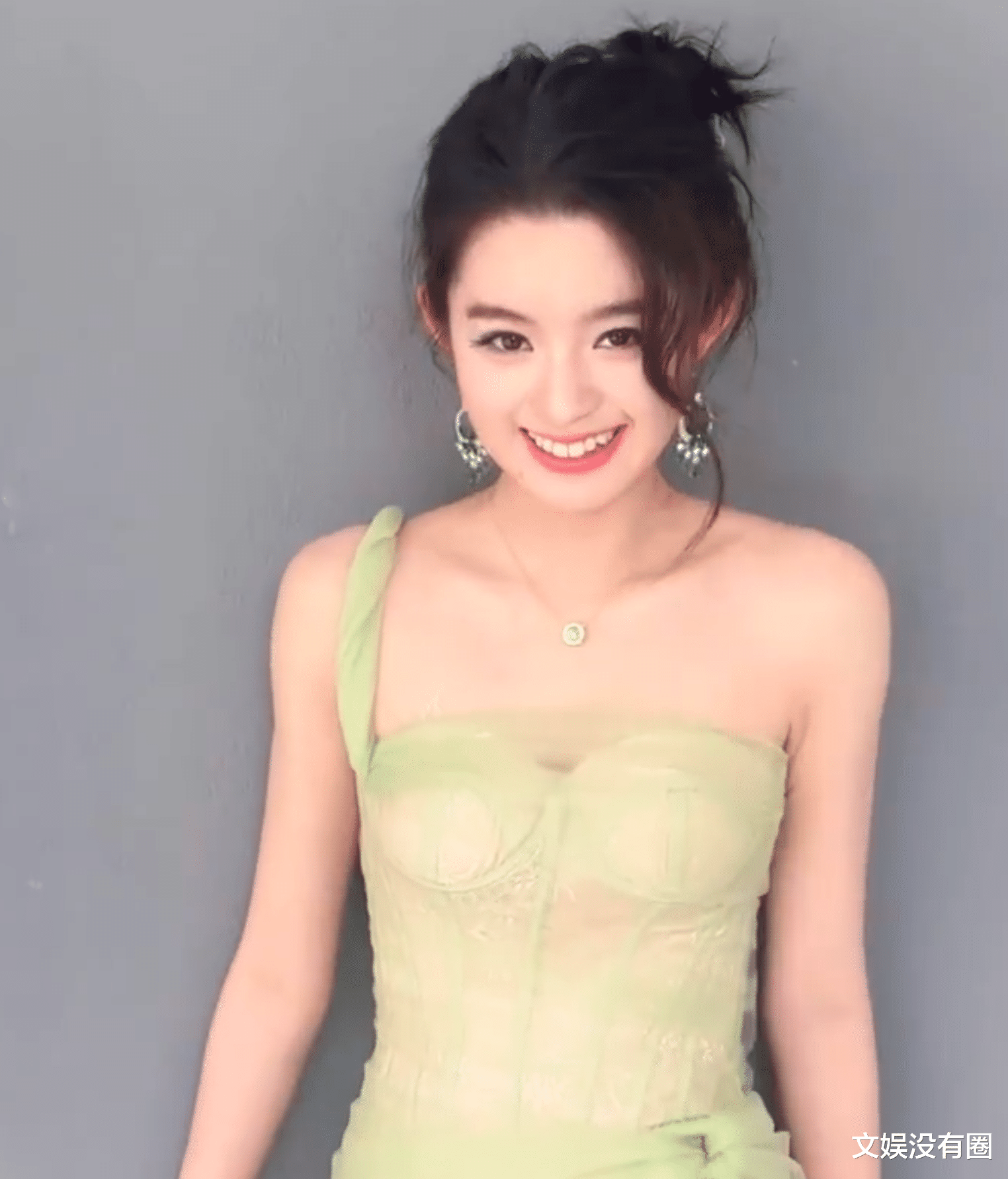 黄杨钿甜耳环风波