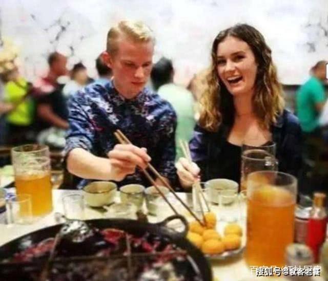 外国人吃英餐把自己吃破防了