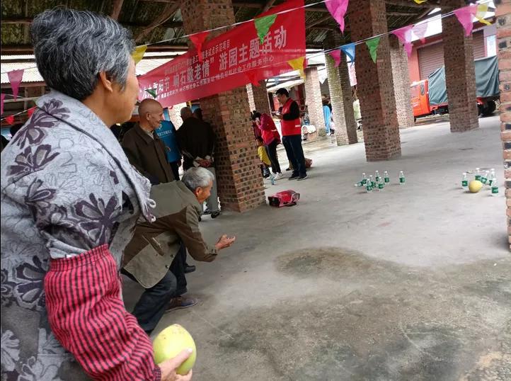 震惊！免费纸巾骗老人2亿背后的惊天骗局，你家中老人是否也中招？