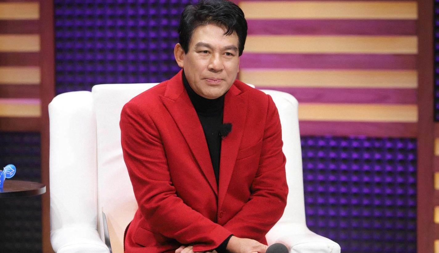 朱时茂现身汪小菲婚礼 遇记者速逃离