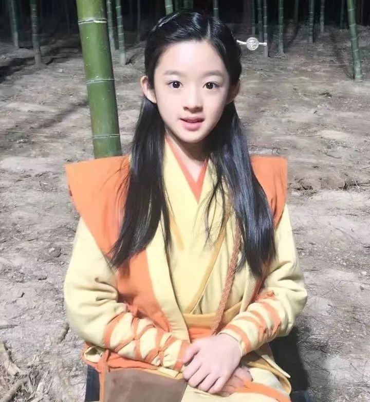 黄杨钿甜爸爸关联公司2天前退出股东