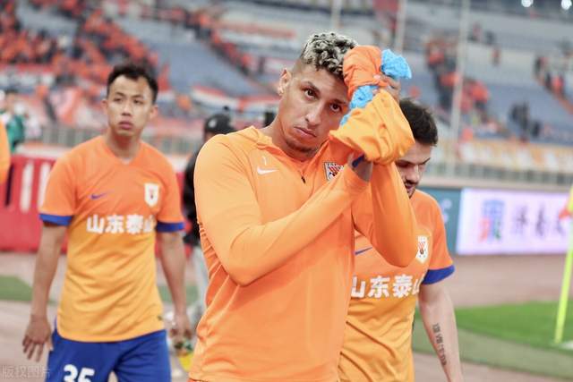 解说员批克雷桑：无组织无纪律