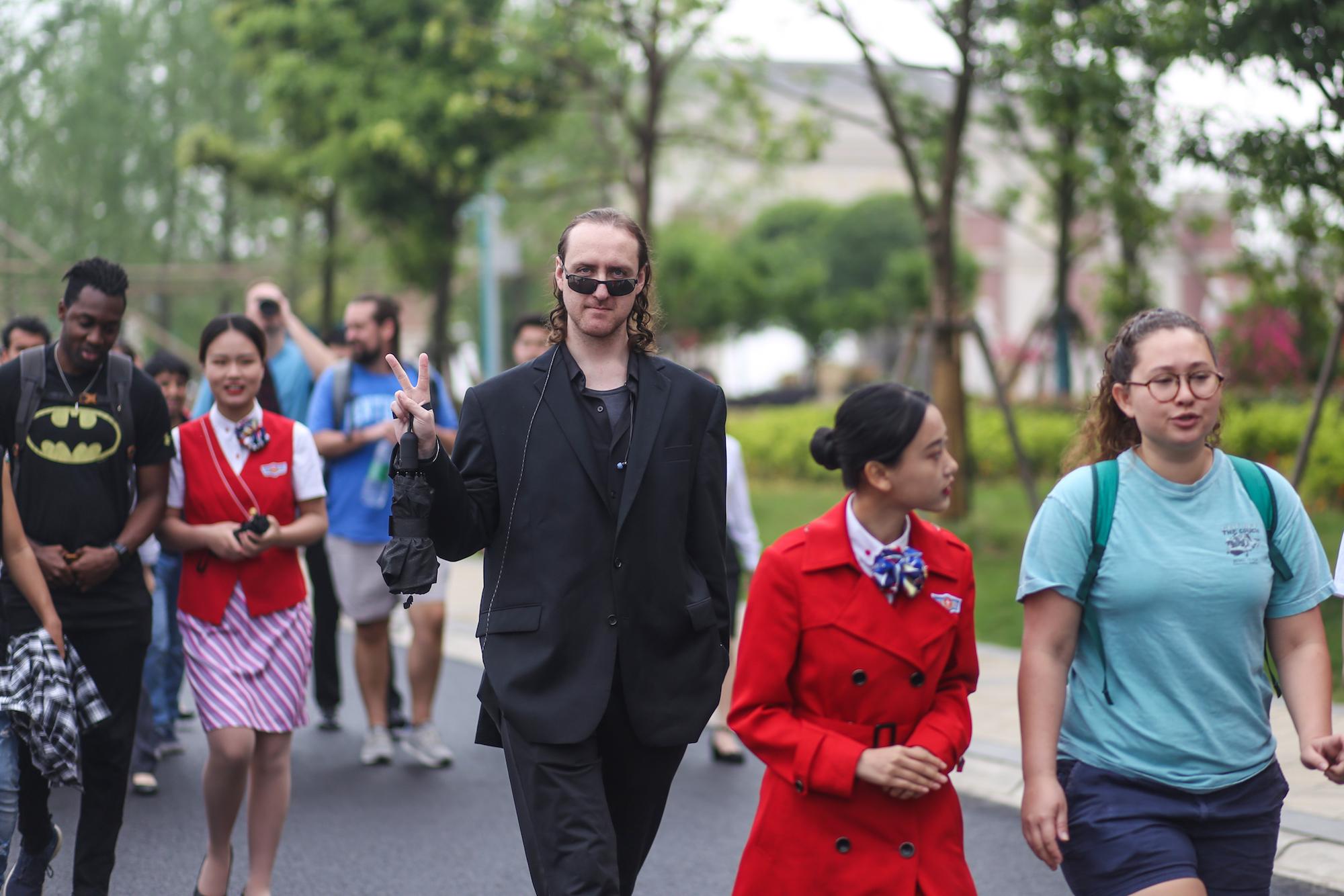 震惊！辟谣留学生强闯安检真相大公开，背后原因令人深思！