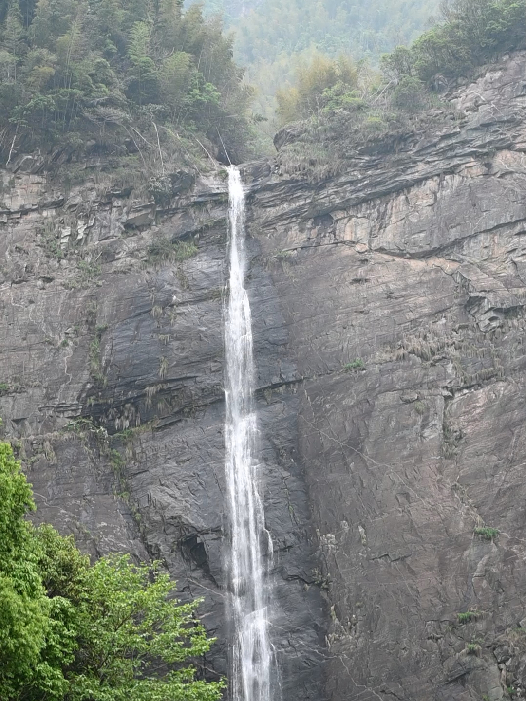 雨后庐山瀑布 李白诚不欺我！绝美仙境让人瞬间泪目