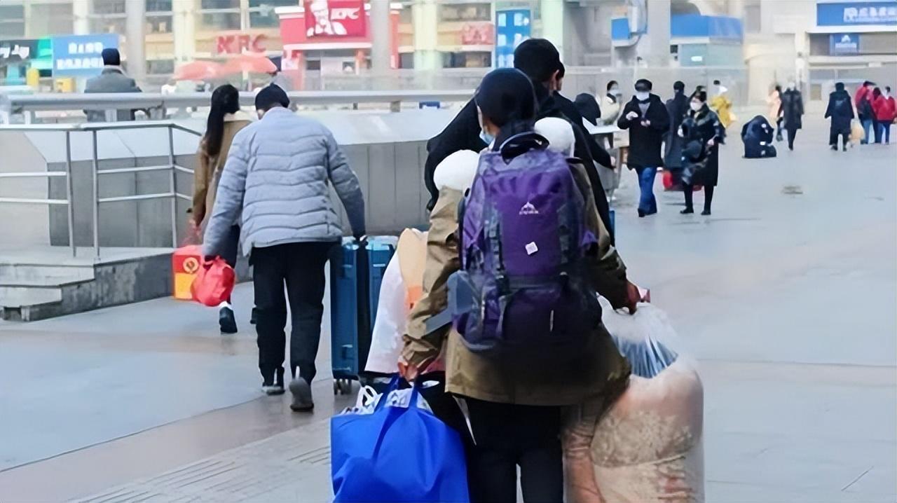 震惊！行人逆行绊倒致死谁担责？法院判了，责任划分引热议！