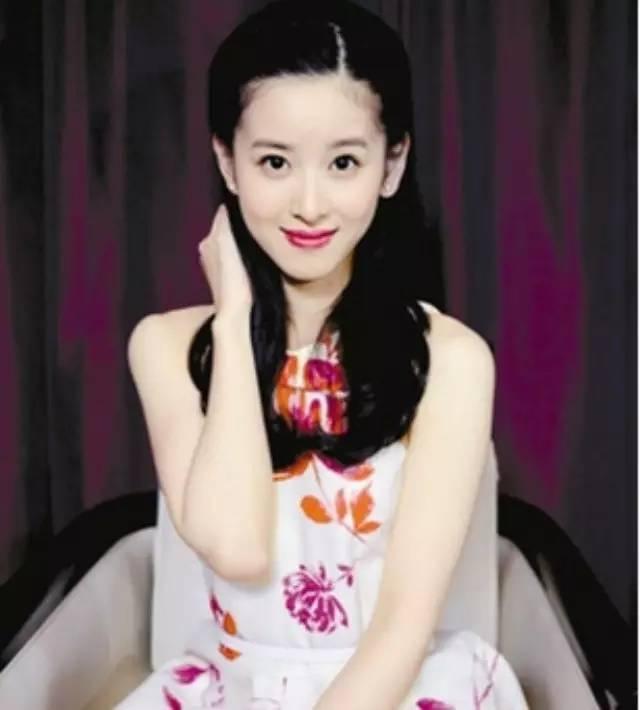 震惊！女主播拒绝"擦边"被公司索赔10万，行业潜规则曝光！