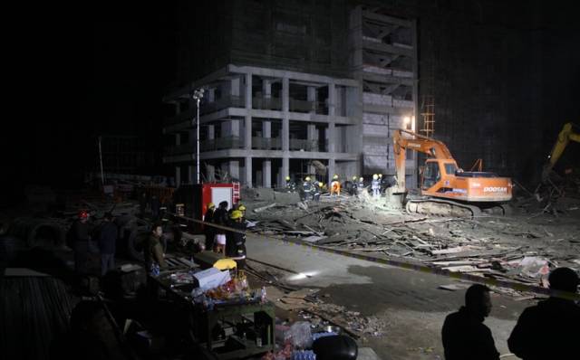 震惊！在建楼房倒塌致11死，背后真相令人痛心！
