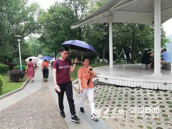 "坐牢8年无罪释放 男子悬赏寻真凶"：含冤者重获自由，百万悬赏追查真相！
