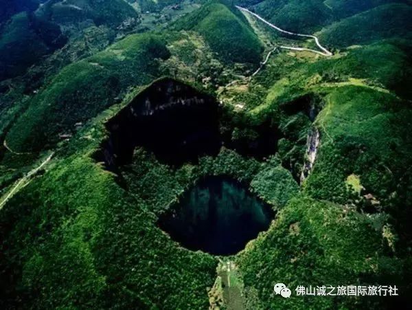 震惊！游客发现武陵山天池底为304不锈钢，背后真相令人瞠目结舌！