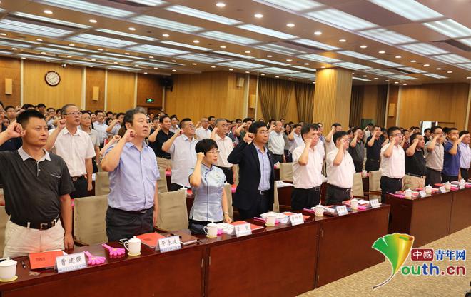 震惊！国防科工局原副局长张建华主动投案，背后真相引人深思