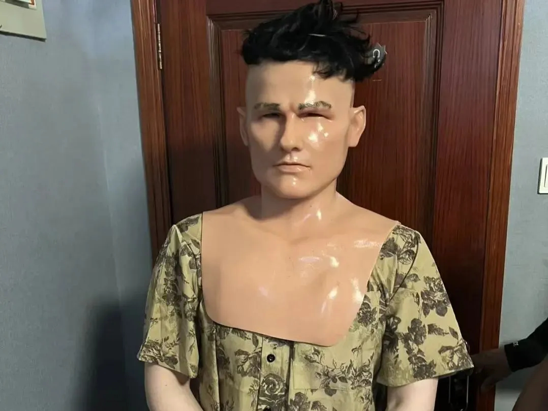 震惊！戴人皮面具入室盗窃案件激增，警方揭秘犯罪新手段