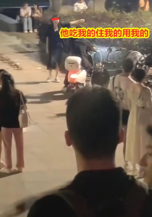 "大妈打鼓遭业主控诉"引热议！噪音扰民何时休？
