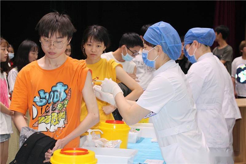 震惊！外交部回应美将吊销中国学生签证，留学生权益何去何从？