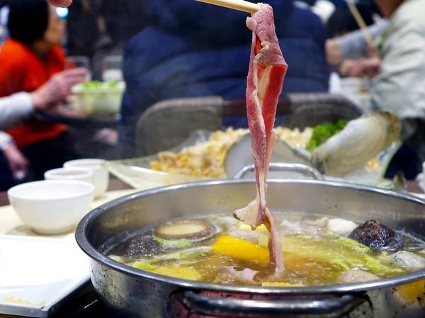 重磅！澳门每人发1万澳门元，全民狂欢背后隐藏哪些细节？