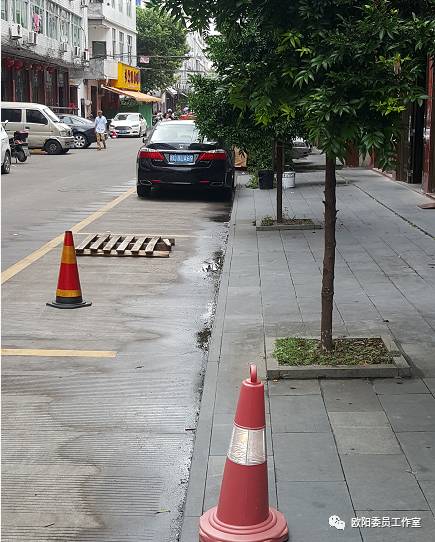 🔍【震撼发现】深圳街头现科技石墩！这些"智能神器"竟暗藏这些黑科技？