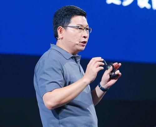 余承东揭秘16:10屏幕比例设计原因：为何这一细节让华为手机更胜一筹？