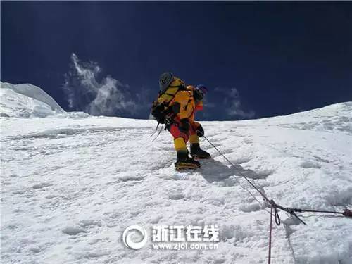 17岁学生登顶珠峰保送清华？学校回应引热议！真相究竟如何？