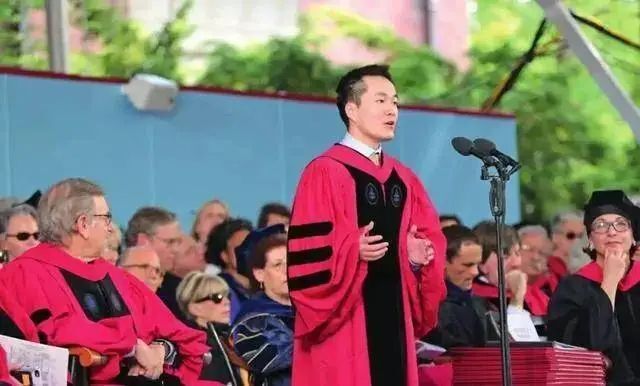 震撼！中国女孩哈佛毕业礼演讲获全场欢呼，背后故事令人动容